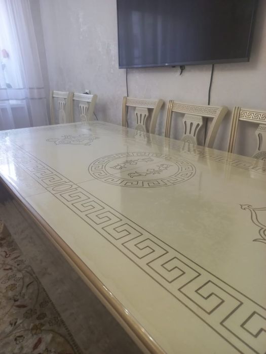 Продам стол и стулья