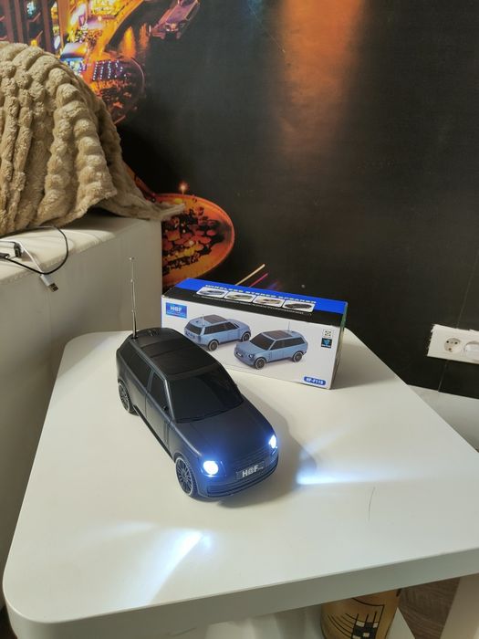 Boxa Bluetooth Mașinuță Jeep cu încărcare solară și radio