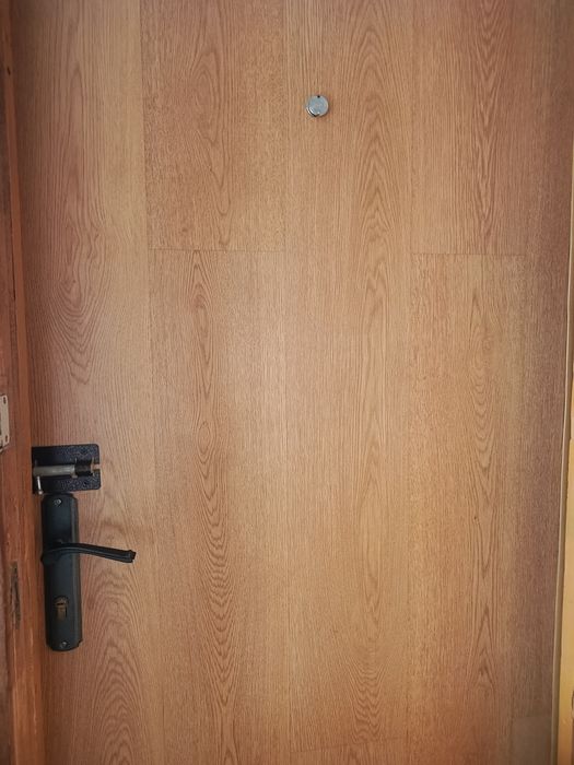 Продается входная дверь