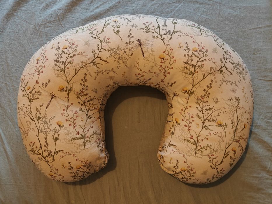 Възглавница за кърмене