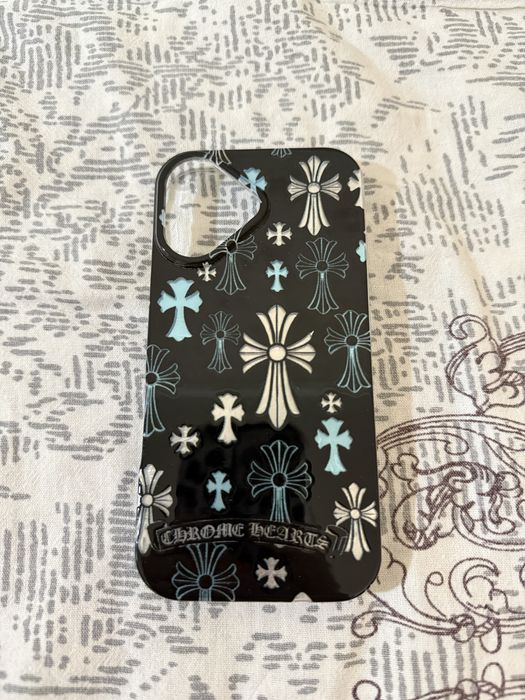 Чехлы на IPhone 16