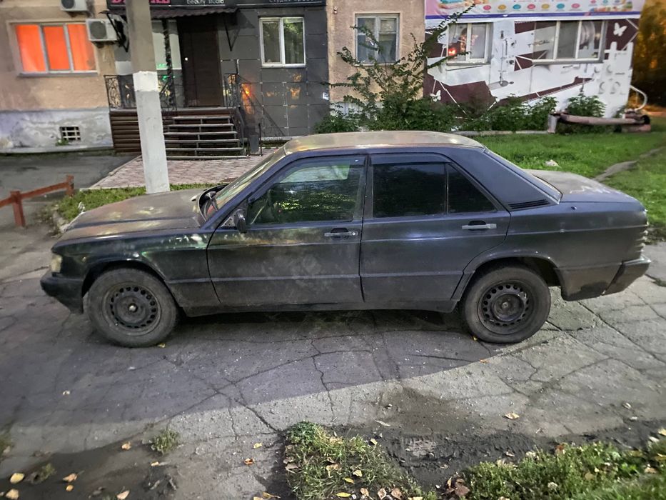 Продам Mercedes-Benz 190 2.3