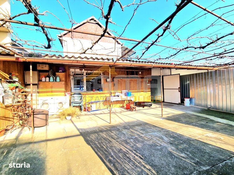 Casa 5 camere, teren 515 mp in cartierul Aradul Nou