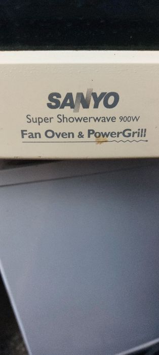 Продавам микровълнова фурна 3 в 1