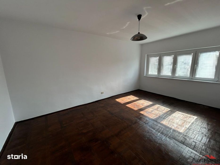 Apartament cu 2 camere de vanzare, etaj 4, zona Sud