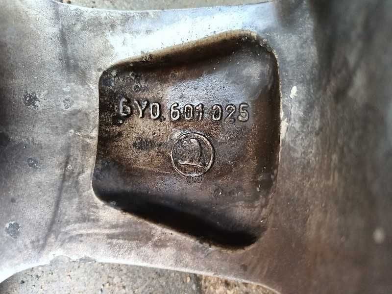 Продам оригинальные легкосплавные диски на Skoda Fabia