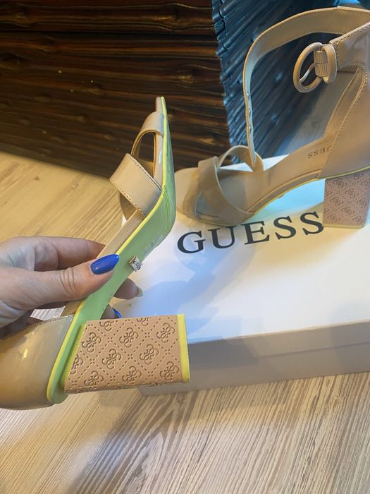 Сандали Guess 38 размер