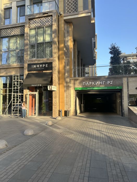 Парковка Мирабад Авеню