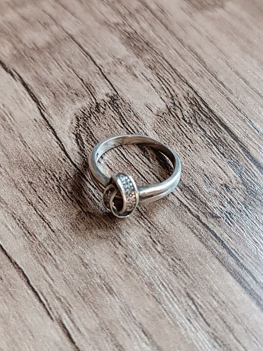 Продам кольцо серебряное 925
