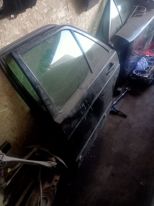 Запчасти на Мерседес 190