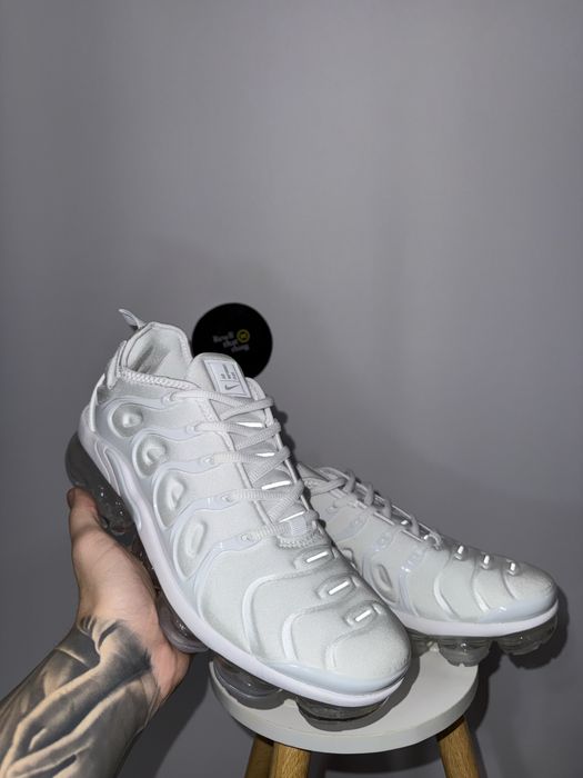 Adidasi Nike vapormax albi marimea 42 (jordan,af,j4)