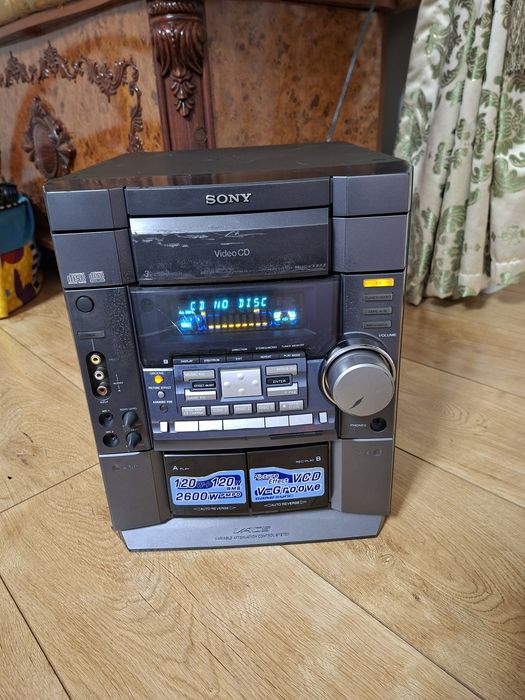 Panasonic va sony Muzikalni centr