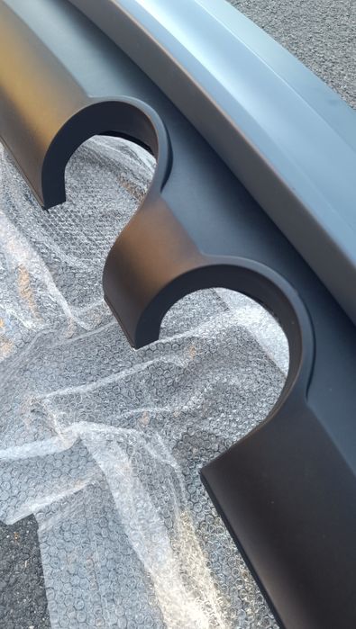 •Спойлер / Тунинг добавка за задна броня R32 стил за Volkswagen Golf 5