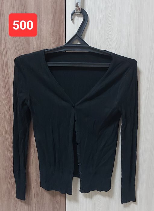 Продам женские кофточки