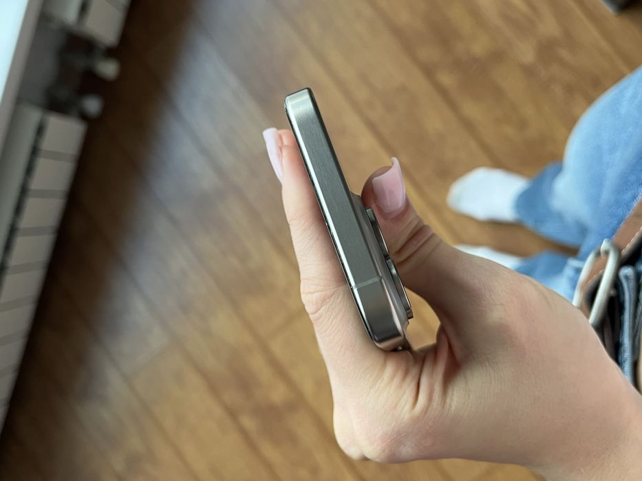 iPhone 15 pro max серый