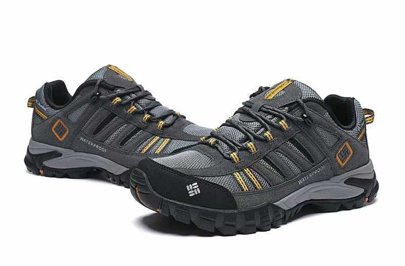 Columbia (USA) кроссовки с дашащей мембраной и подошвой от Vibram.