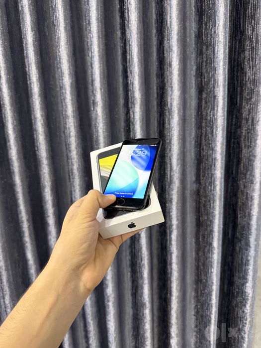 Iphone se 64 qora