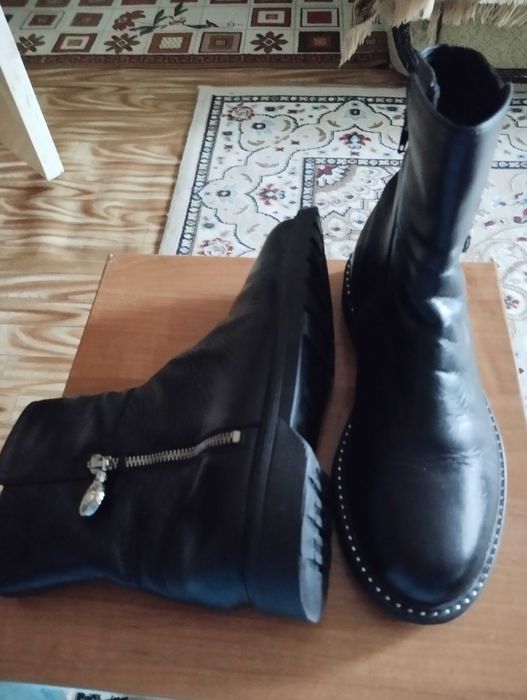 Женские ботинки.