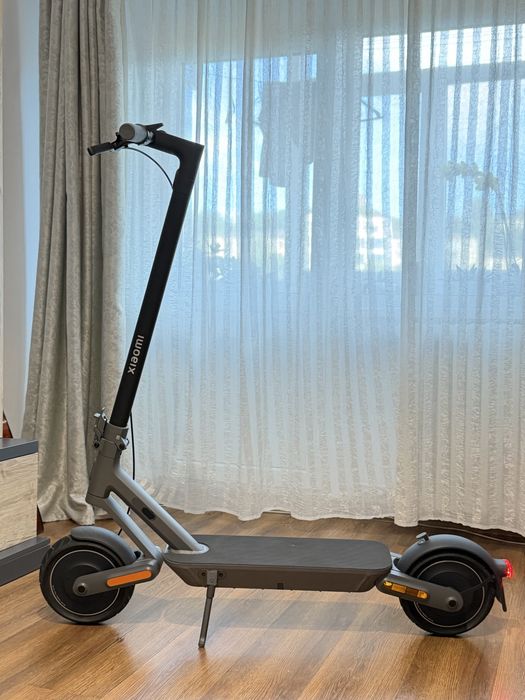 Trotinetă Xiaomi Electric Scooter 4 Ultra - încă în garanție