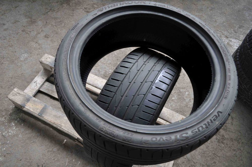 SET 2 Anvelope Vara 225/40 R18 HANKOOK Ventus S1 Evo2 92Y