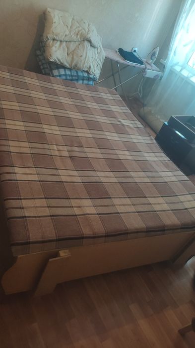 Кровать отдам даром!