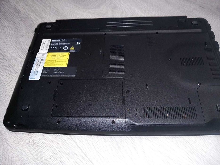 Laptop Medion Akoya E7222 (MD99030)/i7-2670QM/8Gb ddr3/750Gb HDD/17,1"