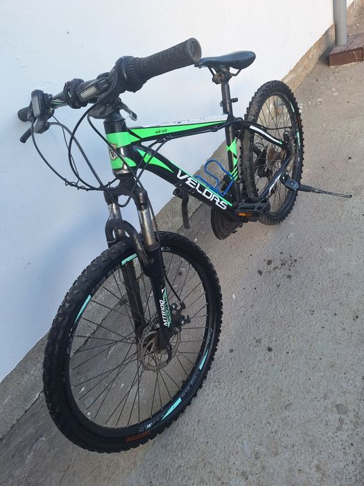 Vand trei biciclete
Venture 500 lei 26 inc
Velros 600 lei aluminiu 24 ich
BMX 700 lei
