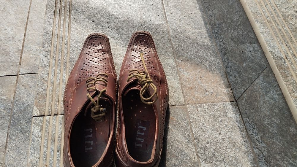 Продам мужскую обувь