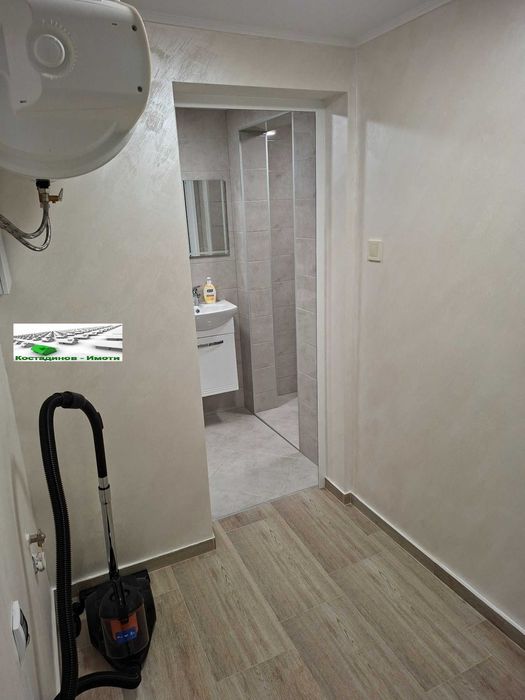 Дава се под наем Офис в Пловдив, Център - 70 кв.м за 298.86 € - Снимка #4