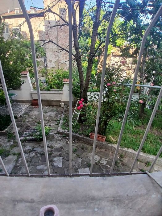 Продавам многостаен апартамент в широк център,  гр. София