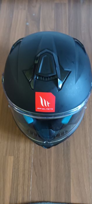 vând cască moto mthelmets mărimea m