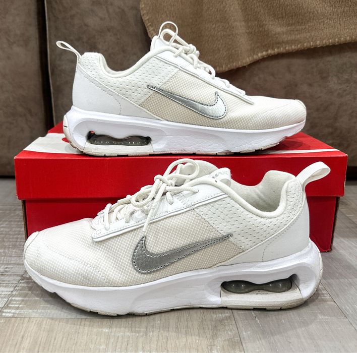 Nike Air Max INTRLK - бели дамски маратонки,оригинални,размер 38.5