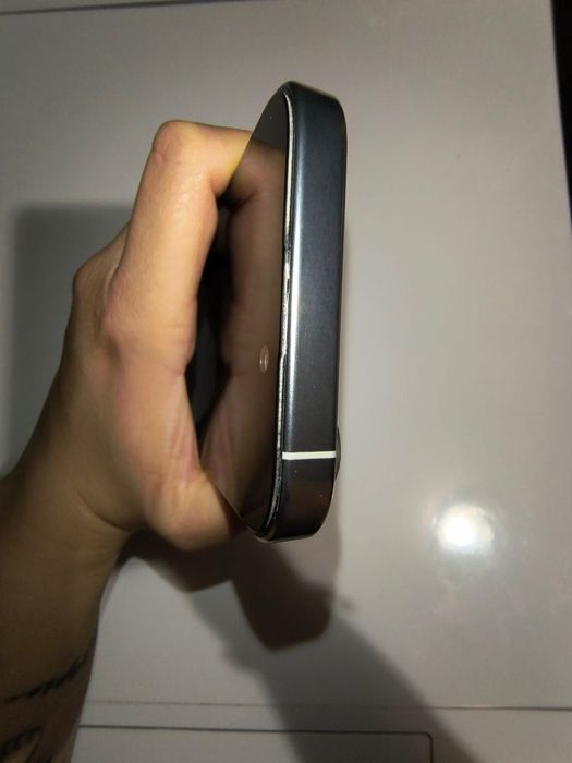 iPhone 16 Pro White 256 GB + AirPods 4 +кейс