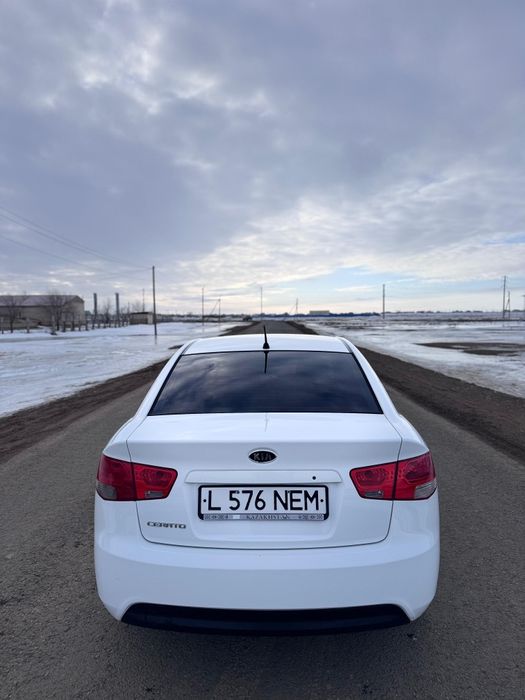 КИА серато 2011 хорошом состояний