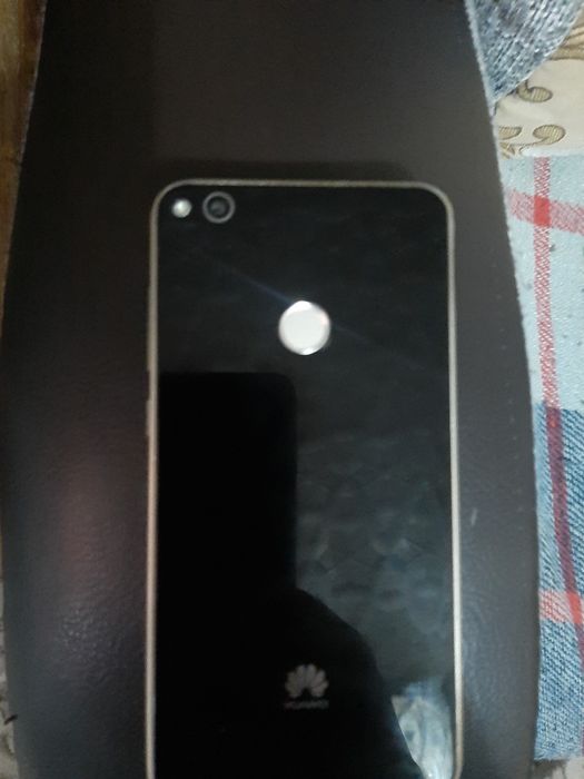 Продаю телефон HUAWEI P8 за 20000т