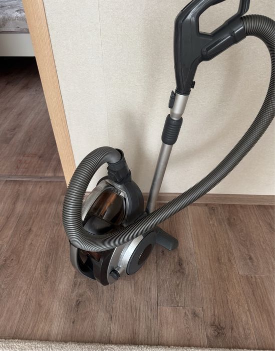 Продам пылесос в хорошем состояний