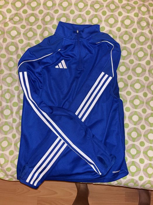 Adidas sportno gornishte