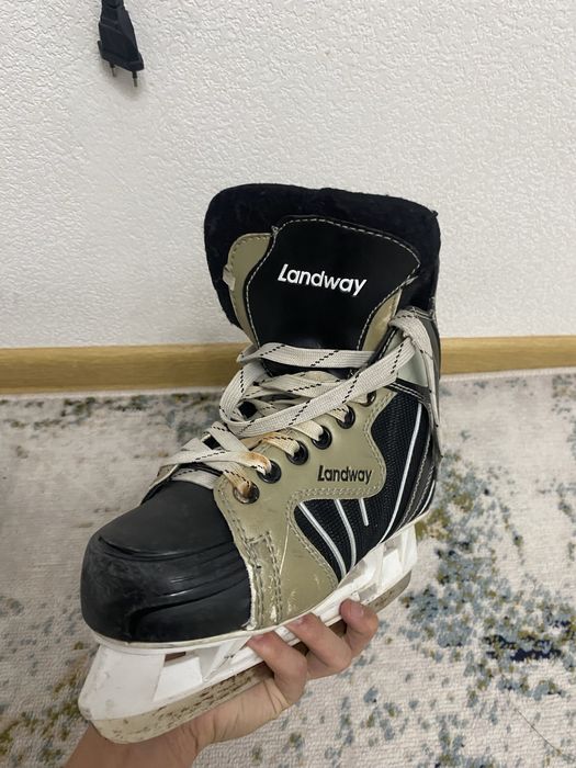 Коньки мужские…..