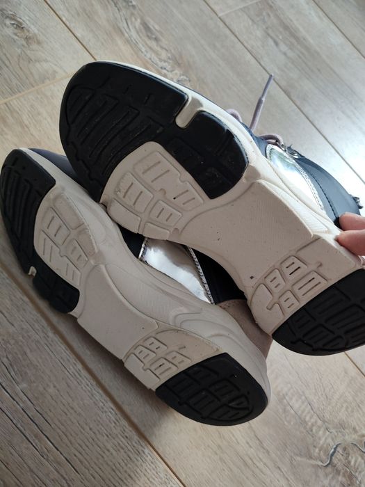 Демисезонные кроссовки на девочку