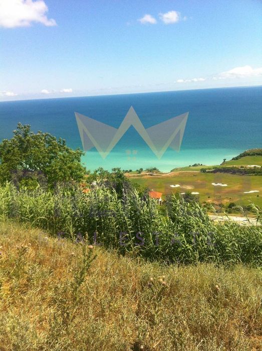 Парцел в Добрич, област-с.Божурец площ 1000 цена 69900