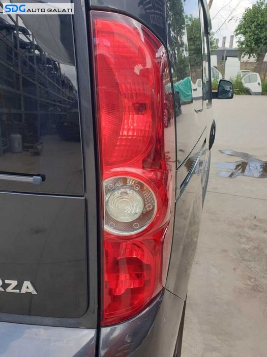 Tripla Lampa Stop Dreapta de pe Caroserie Fiat Doblo 2 2009 - 2015 [Q4801]