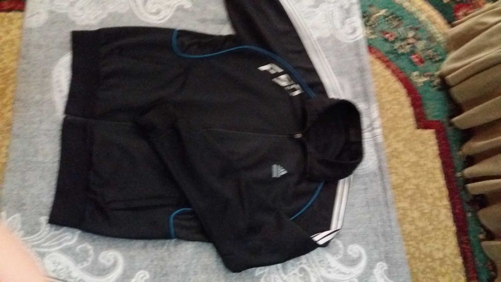 продам   спорт   костюм   в  хорошем  состояние  размер  54