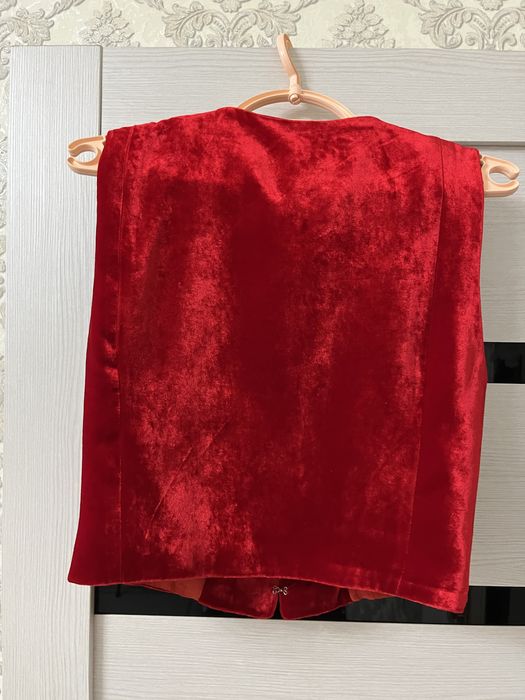 Продается жилетка от NS ателье