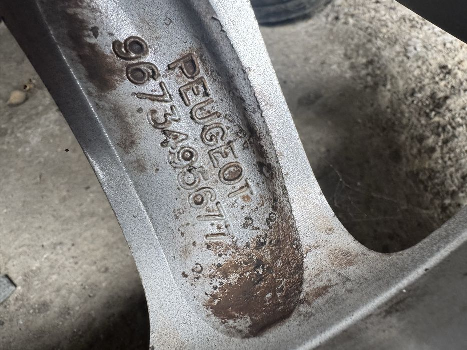 Jante R19 gama Peugeot 9673495677 cu anvelope 235/40/19