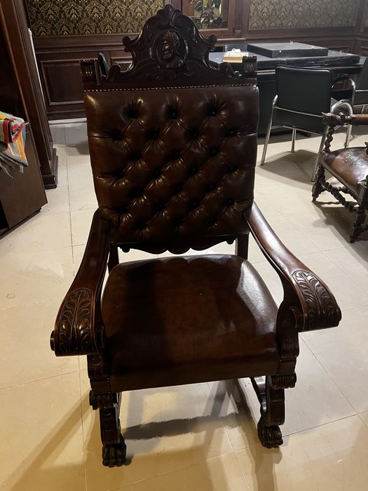 Стулья дерево и кожа