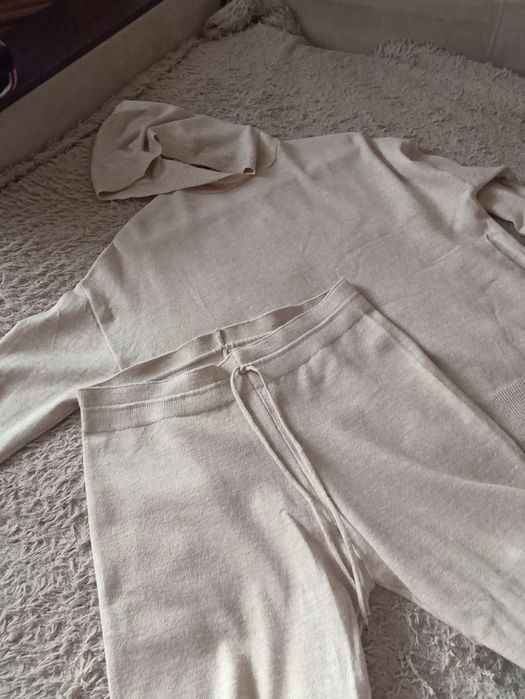 Продам костюм вязанный