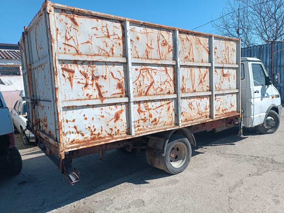 Ивеко . Продавам каросерия от Ивеко