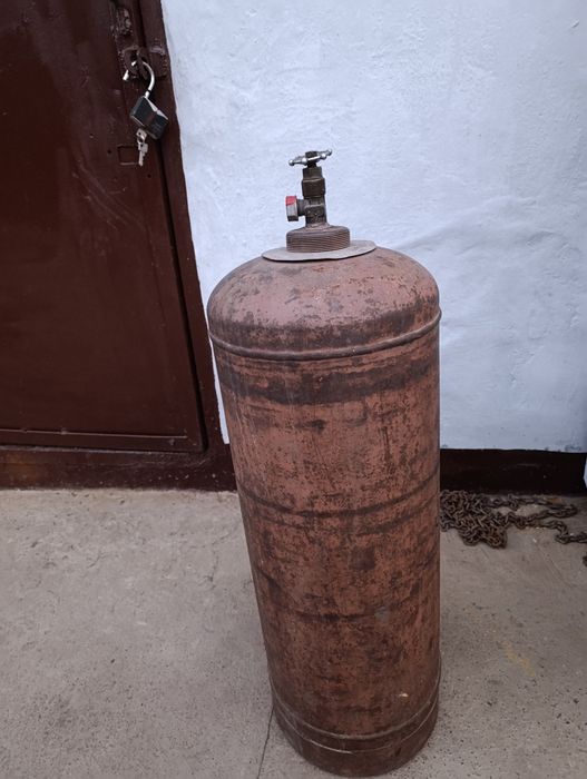 Продам газовый баллон.