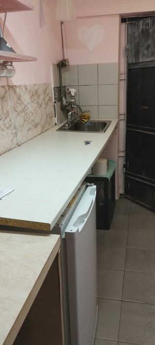 Дава се под наем Магазин в София, Център - 5 кв.м за 127.5 € - Снимка #4