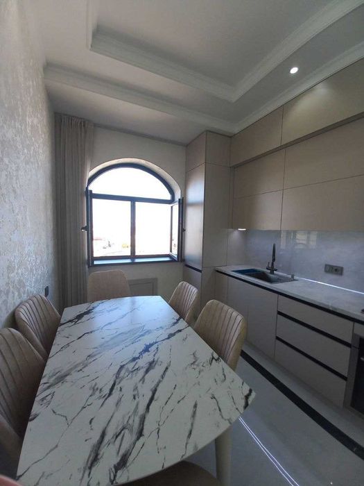 Ж/К Manzur 2комн/10/10, 73м2, Раздел, Евроремонт, кирпич. Ор-р: Сайрам